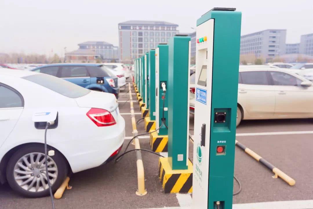 基于4G工業(yè)路由器和無線終端可實(shí)現(xiàn)電動(dòng)汽車充電樁聯(lián)網(wǎng)解決方案